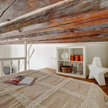 Bnbnook - Modern - Mezzanine - Le Marais Apartment *
