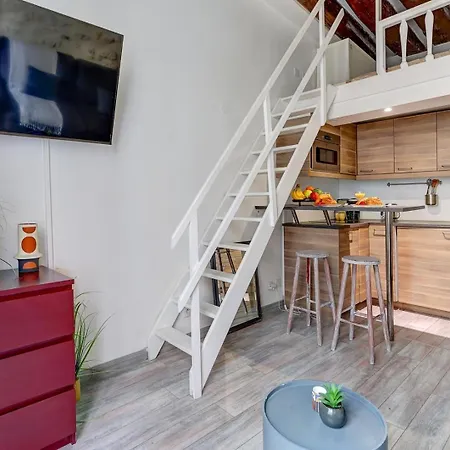Bnbnook - Modern - Mezzanine - Le Marais Apartment Paris