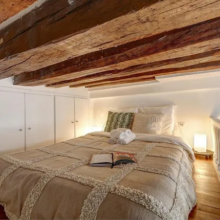 Bnbnook - Modern - Mezzanine - Le Marais Paris